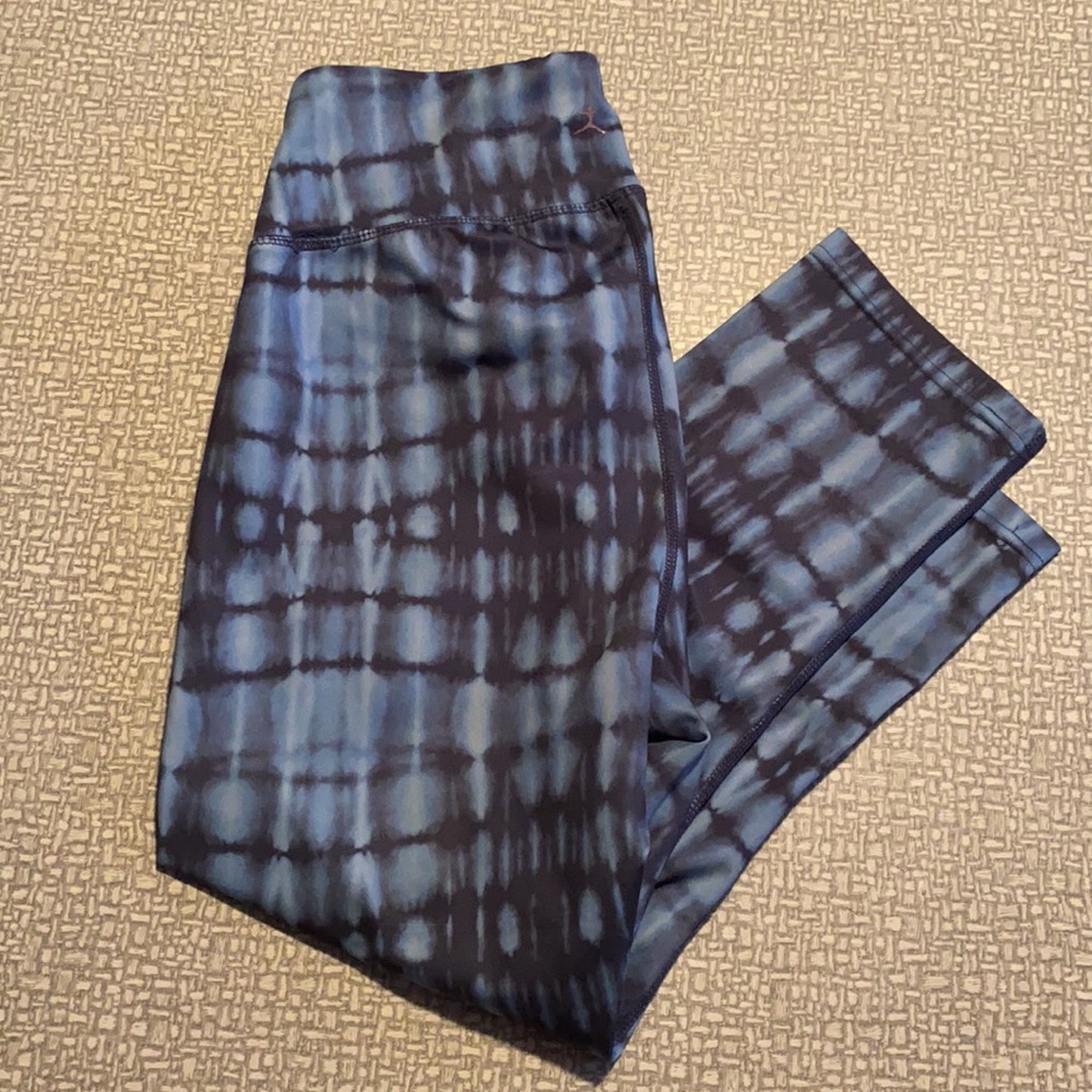 NWOT Danskin Capri Capri Length Yoga Pants